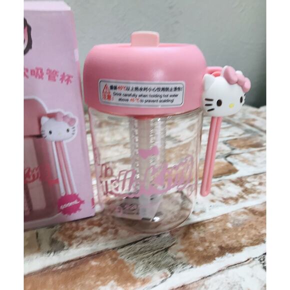 400ml Hello Kitty Sanrio Licensed Water Bottle Portable 13.5oz New 2023 GIFT - Picture 2 of 5